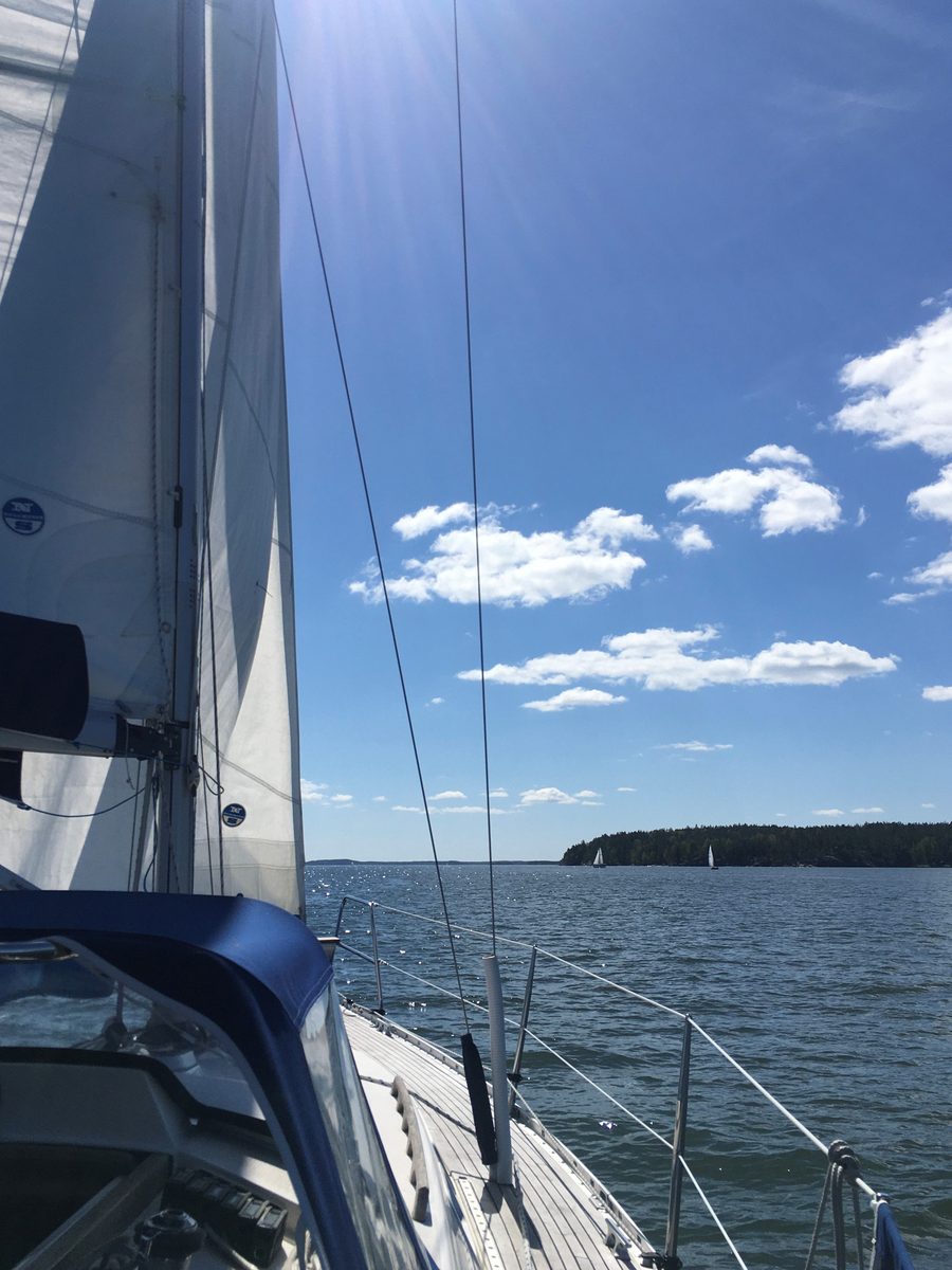 Sailing under blue skies in the Finnish archipelago